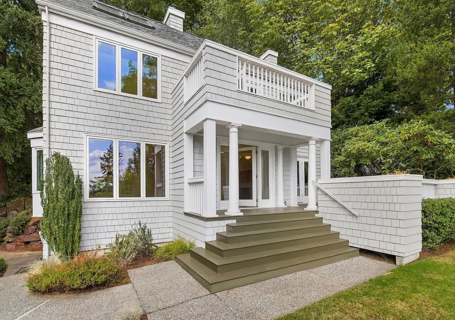 3Bd/2.5Ba Mercer Island Home — Photo 4