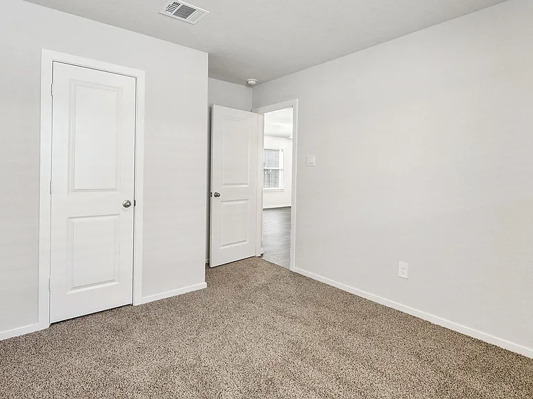 305 Randall Pl — Photo 12