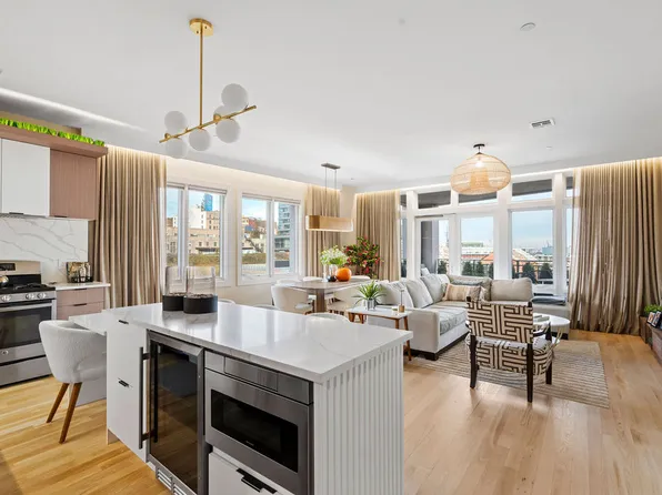 90 Bay Street Landing image 11 of 39