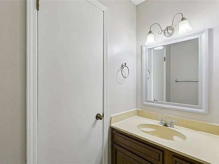 1128 Saint Maria St — Photo 12