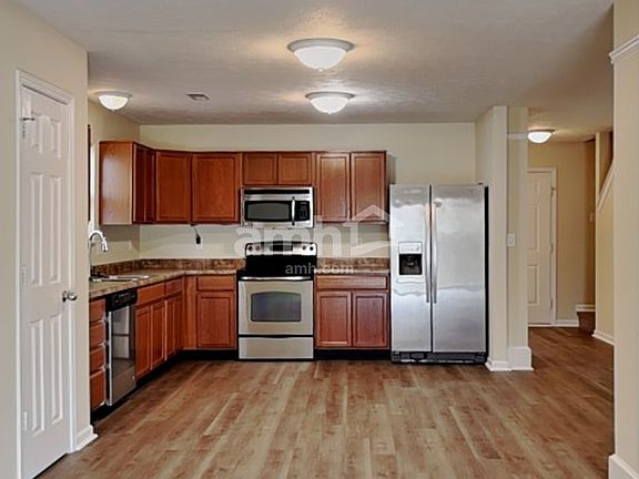 3rd image of 851 Wendover Ave