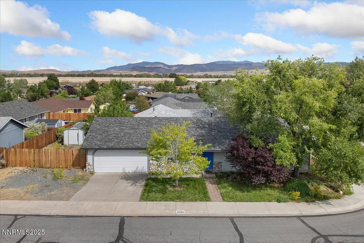 2051 Southridge Ct photo 1