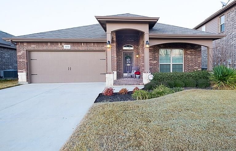 1st image of 3016 Tamarack Ln