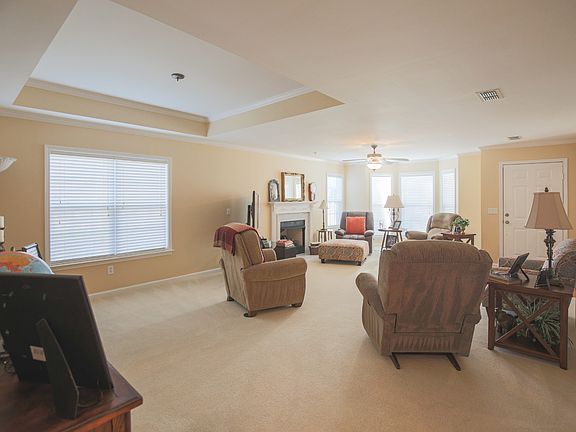 3rd image of 420 Village Green Cir #A-3