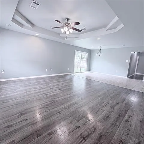 3 bed, 2.0 bath, 1425 sqft, $1,800 — Photo 3