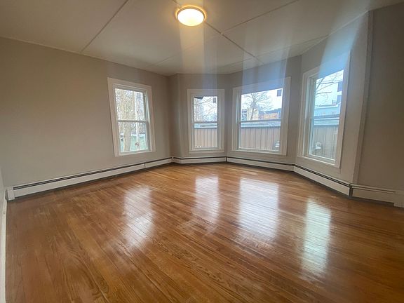 5th image of 142 N Mechanic St APT 1