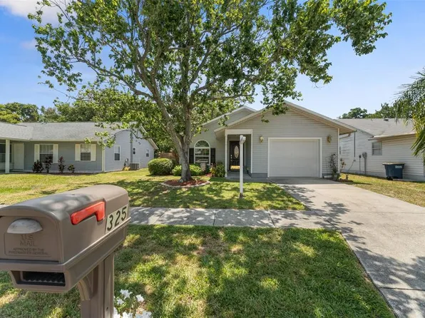 325 Feather Tree Dr, Clearwater, FL 33765