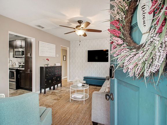 5th image of 2674 Myra St #A
