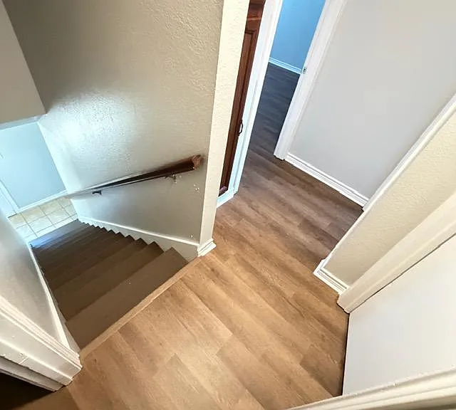 708 Champion Ct — Photo 26