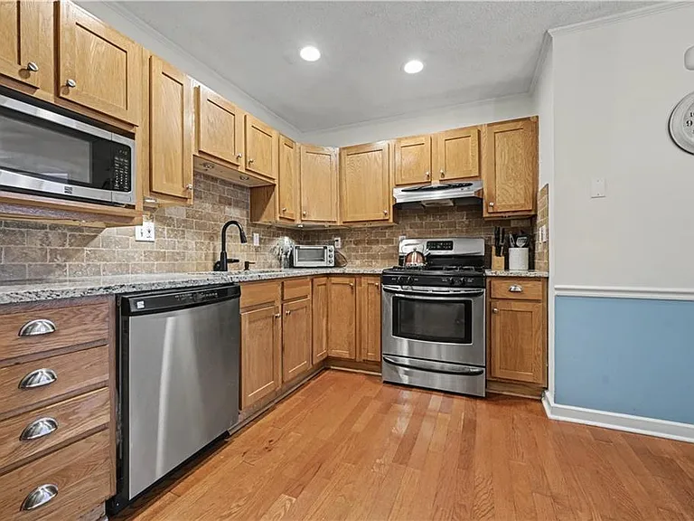 7525 Eaton St — Photo 10