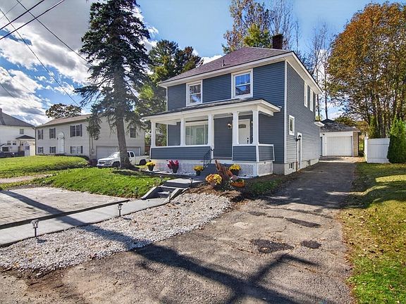 2nd image of 21 Ensign Ave