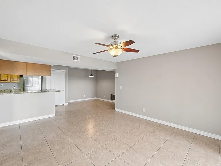 540 N May St #3122 — Photo 9