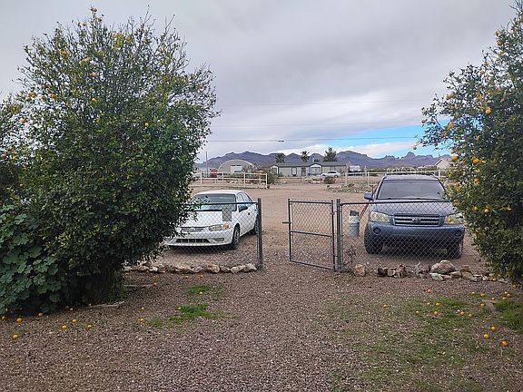 5th image of 800 S Elfrida Rd