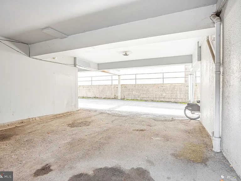 5235 Crowson Ave #6 — Photo 39