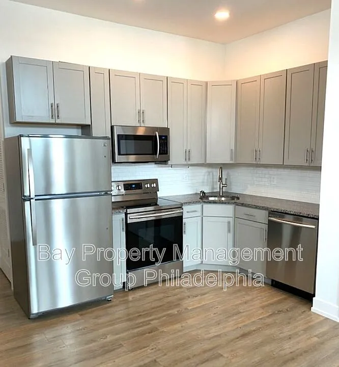 221 W Main St #6