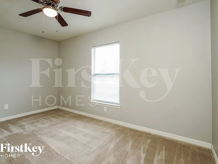 1719 NW 25th Ln — Photo 12