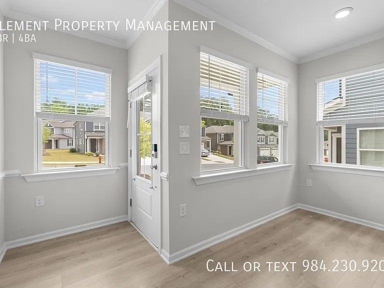 2466 Hutch Ln #1 — Photo 4