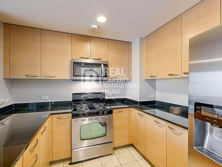 1200 Main St #910 — Photo 16