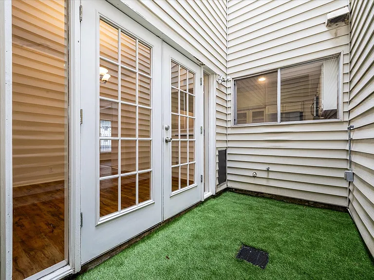 2511 Commonwealth St — Photo 28