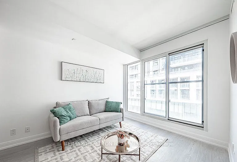181 Dundas St E #702 — Photo 10