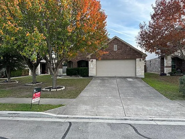 3 bed, 2.0 bath, 1692 sqft, $2,350 — Photo 2