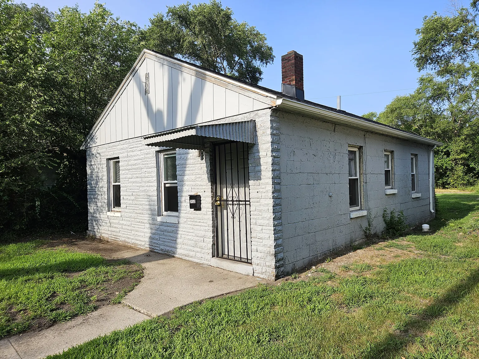 2 bed, 704 sqft, $1,100 — Photo 1