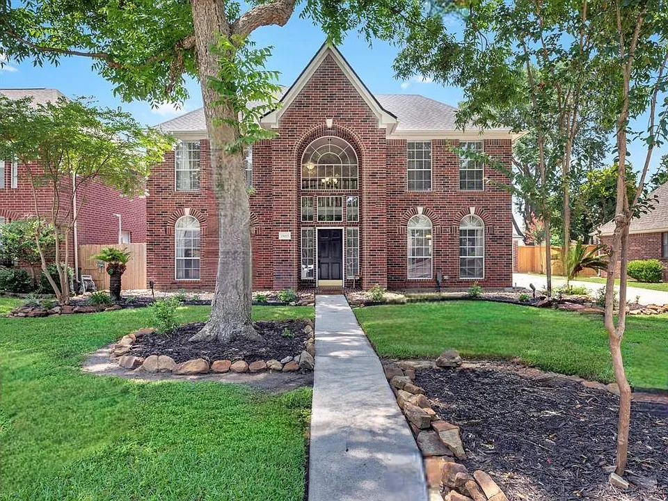 15015 Dawnbrook Dr