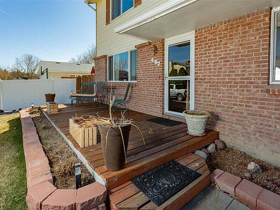 3rd image of 487 Fruitwood Dr