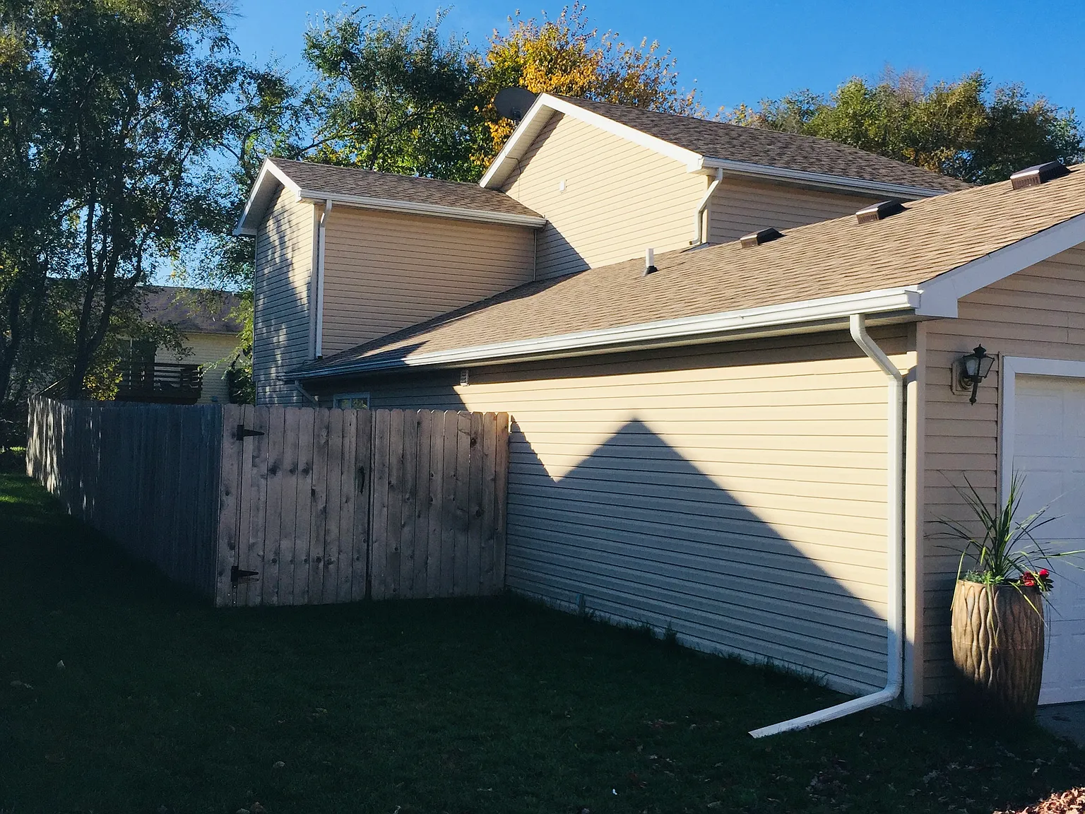4 bed, 1512 sqft, $2,000 — Photo 2