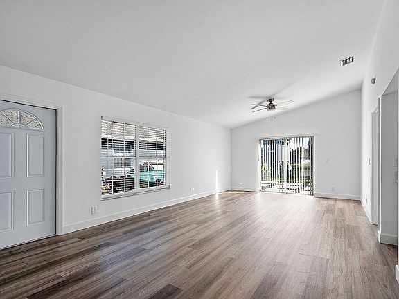 4th image of 10367 Boynton Place Cir