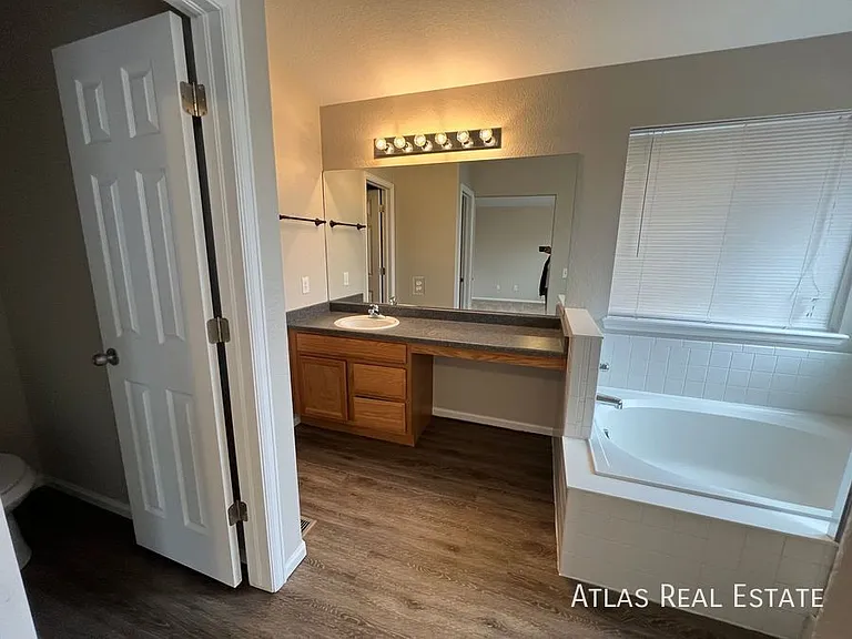 4413 Centerville Dr — Photo 9