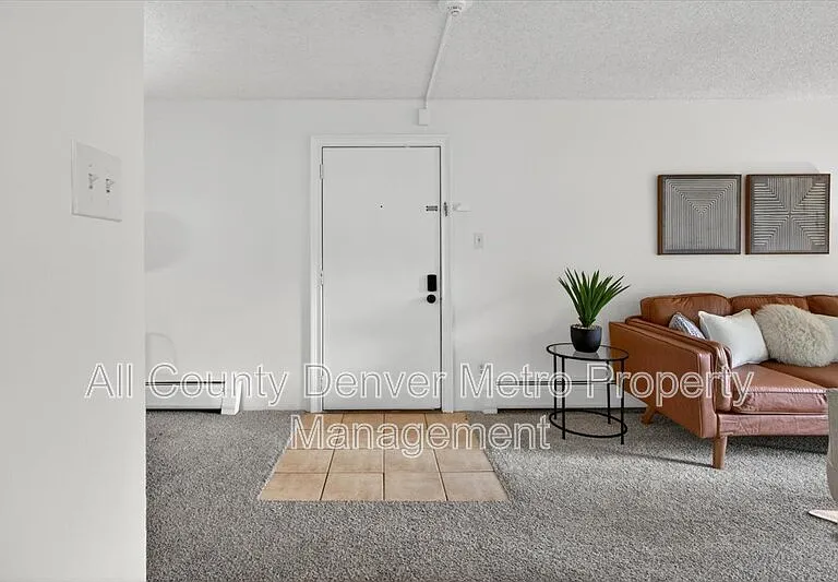 1400 Golden Cir #306 — Photo 5