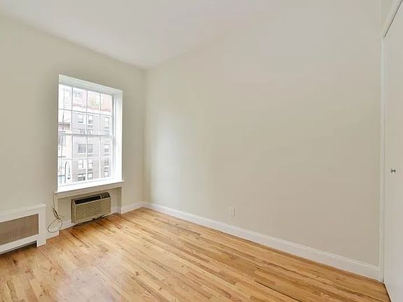 4th image of 225 W 14th St APT 4F