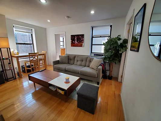 Rented by Teresa Lai, LREB | media 17