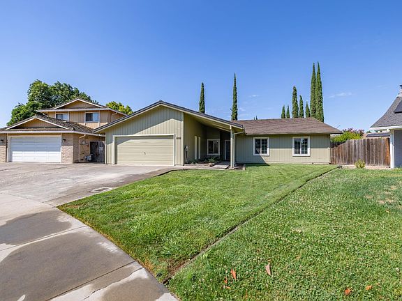 3rd image of 1056 Springoak Way