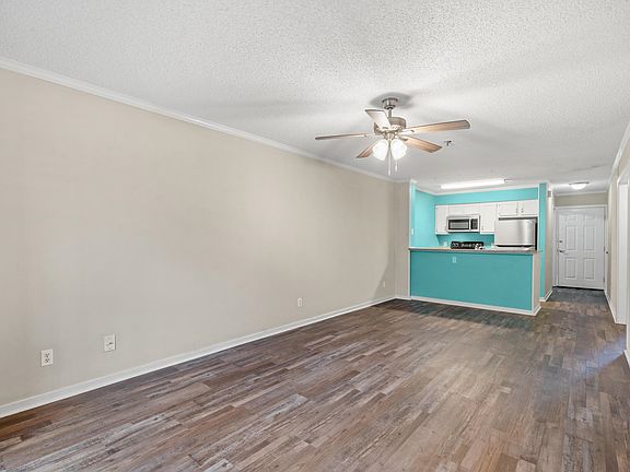 2nd image of 4015 Fairway Dr. #402