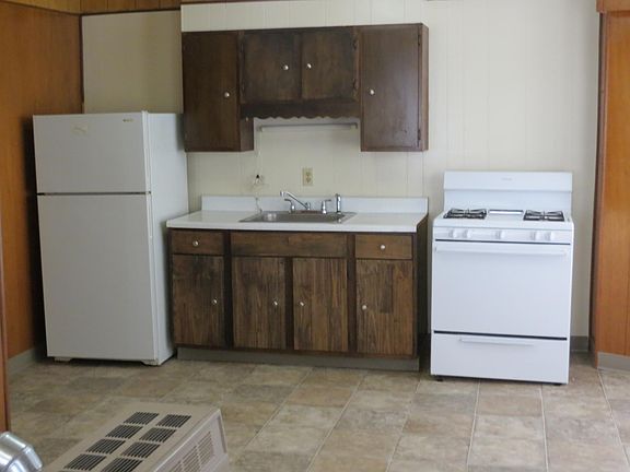 2nd image of 92 Vine St