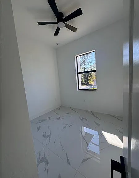 1125 Chipley St — Photo 4