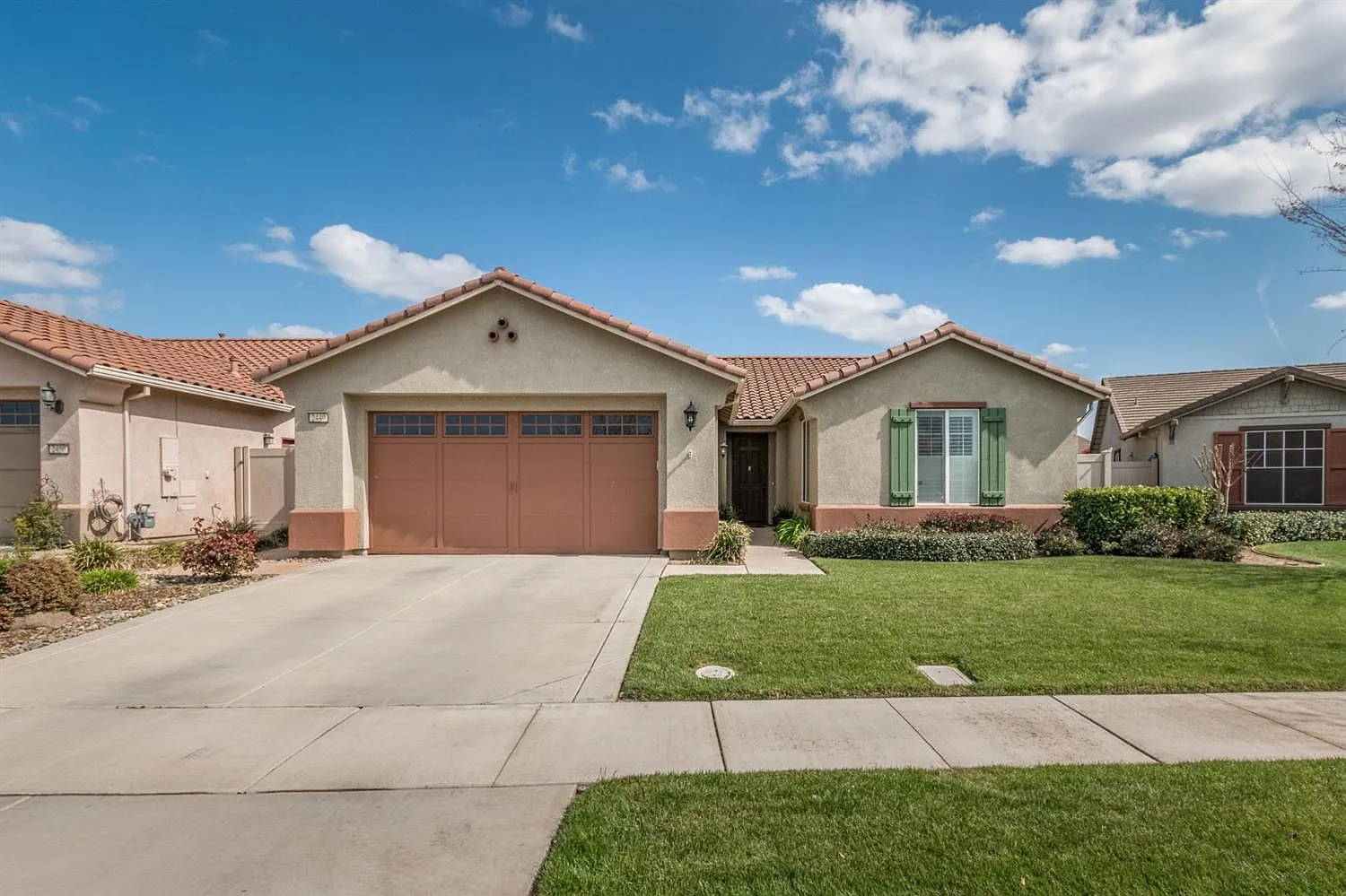 2440 Redbud Way photo 1