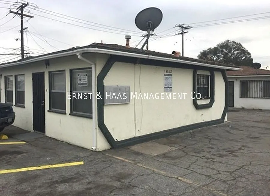 Cozy 1-Bedroom Apartment In The Heart Of Los Angeles! *Move-In Special* — Photo 1