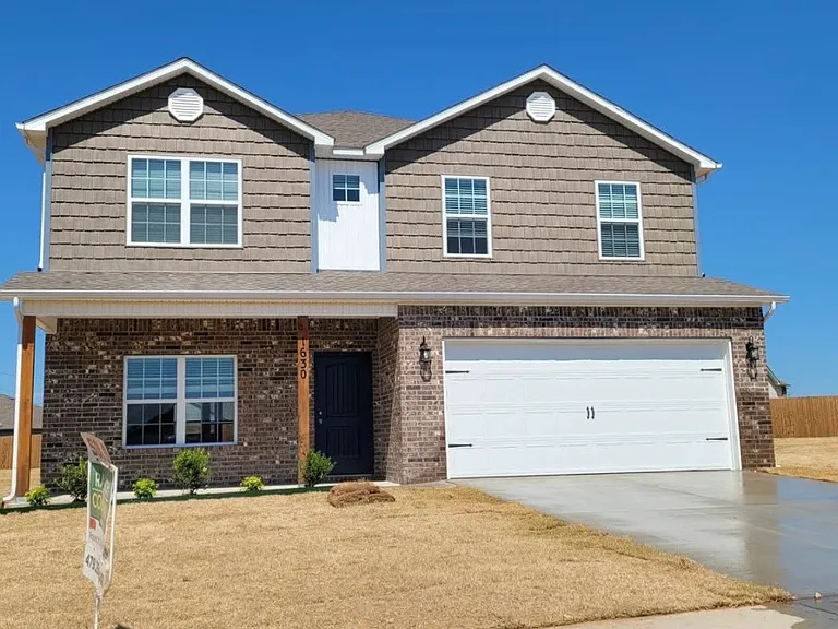 1630 Hermitage Ct — Photo 1