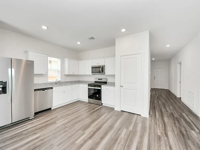 1902 Corsica Creek Ln — Photo 20