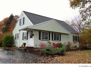 8 Sequoia Dr, Rochester, NY 14624