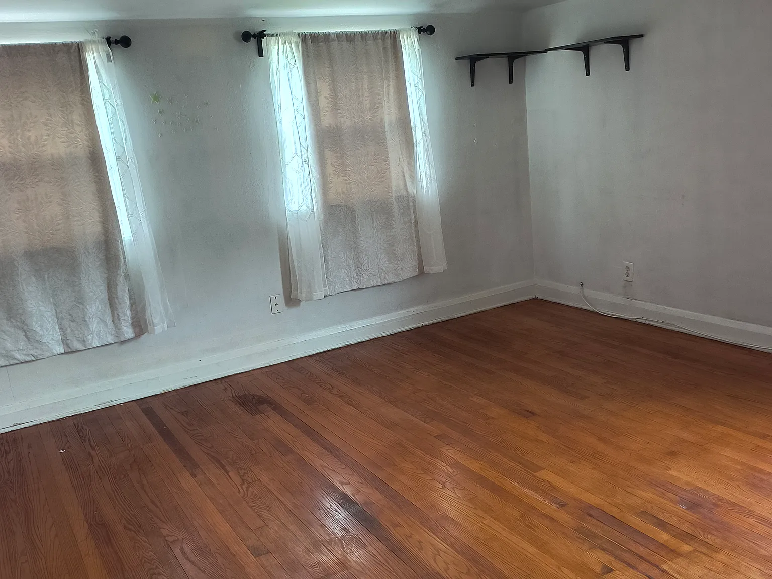 2 bed, 930 sqft, $1,350 — Photo 3