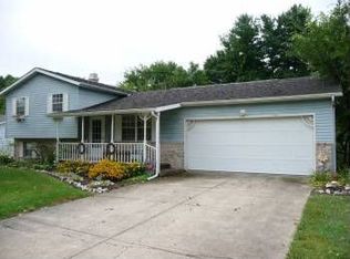 1113 Daisy Ln, Heath, OH 43056
