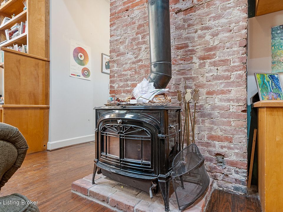 13th image of 1409 E Washington St