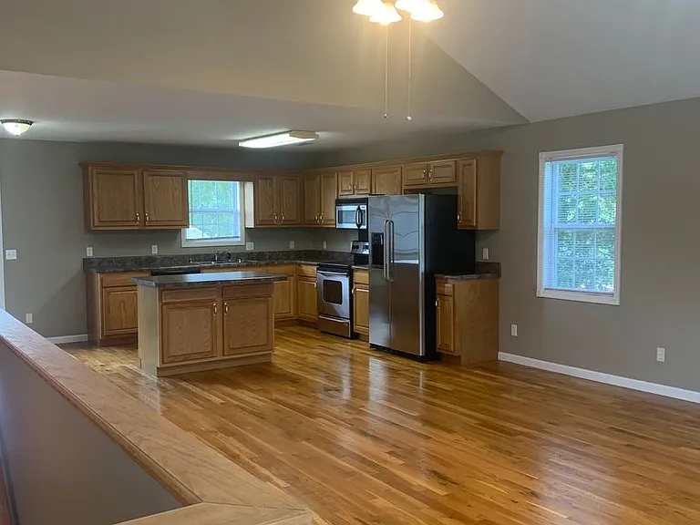 1200 S Spring St — Photo 15