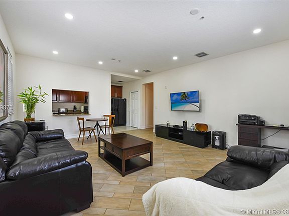 2nd image of 115 Mendoza Ave APT 201
