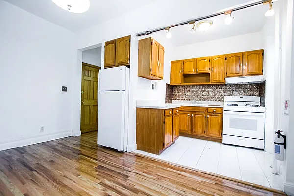 Rented by TheRealEstateCompany.com LLC | media 16