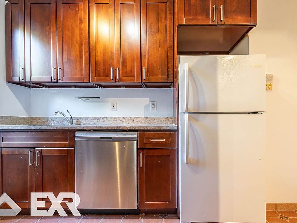 1st image of 215 W 116th St #1A